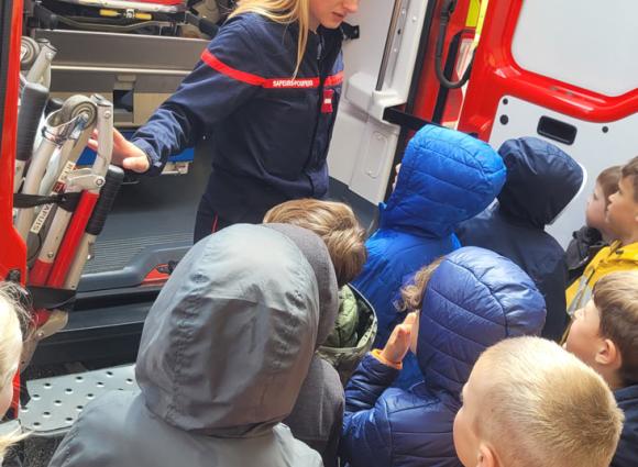 Sortie pompiers pour les maternelles - École Notre Dame