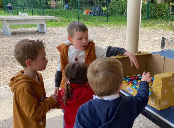 La chasse aux œufs - École Sainte-Marie